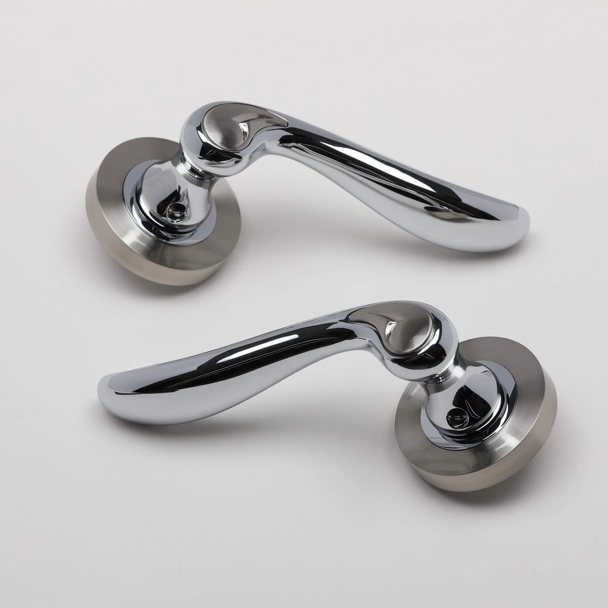 Monet Nickel Brushed & Polished Chrome Handle - Image 3