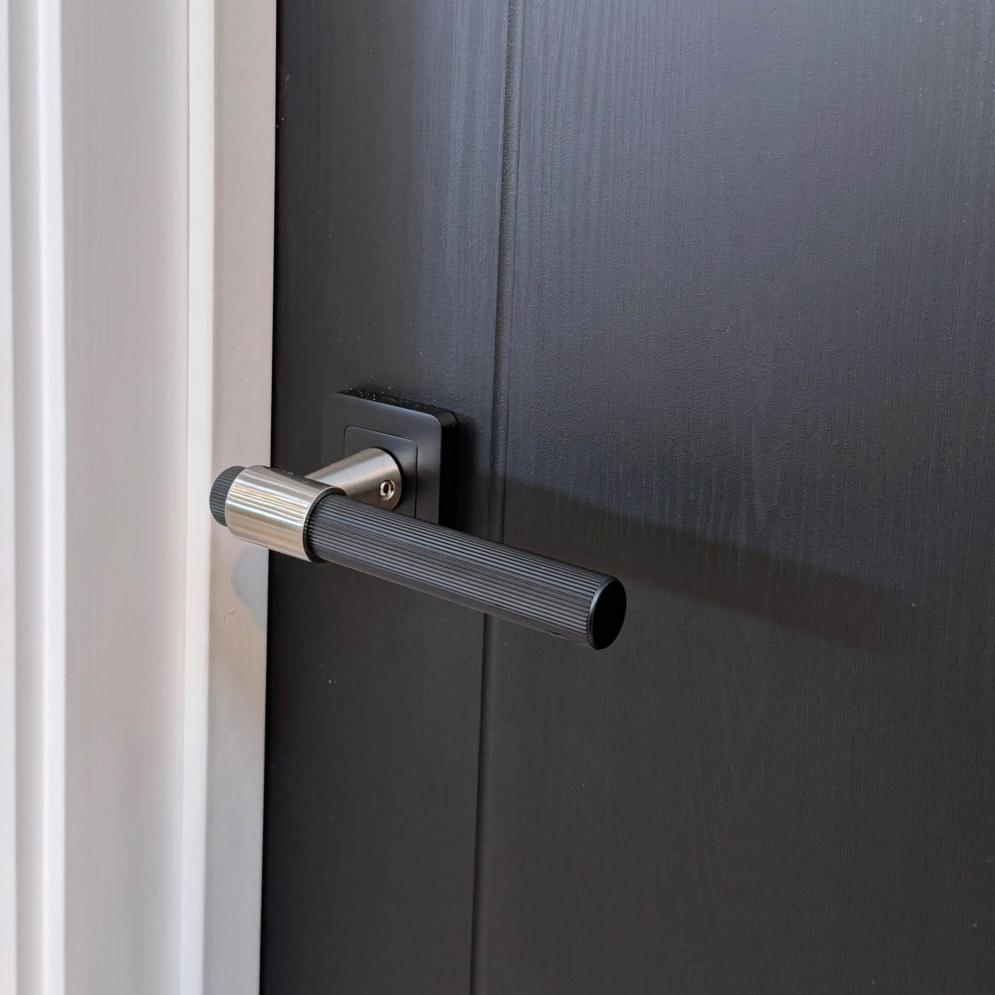 Salerno Black Ash Laminate Door (35mm) - Image 4