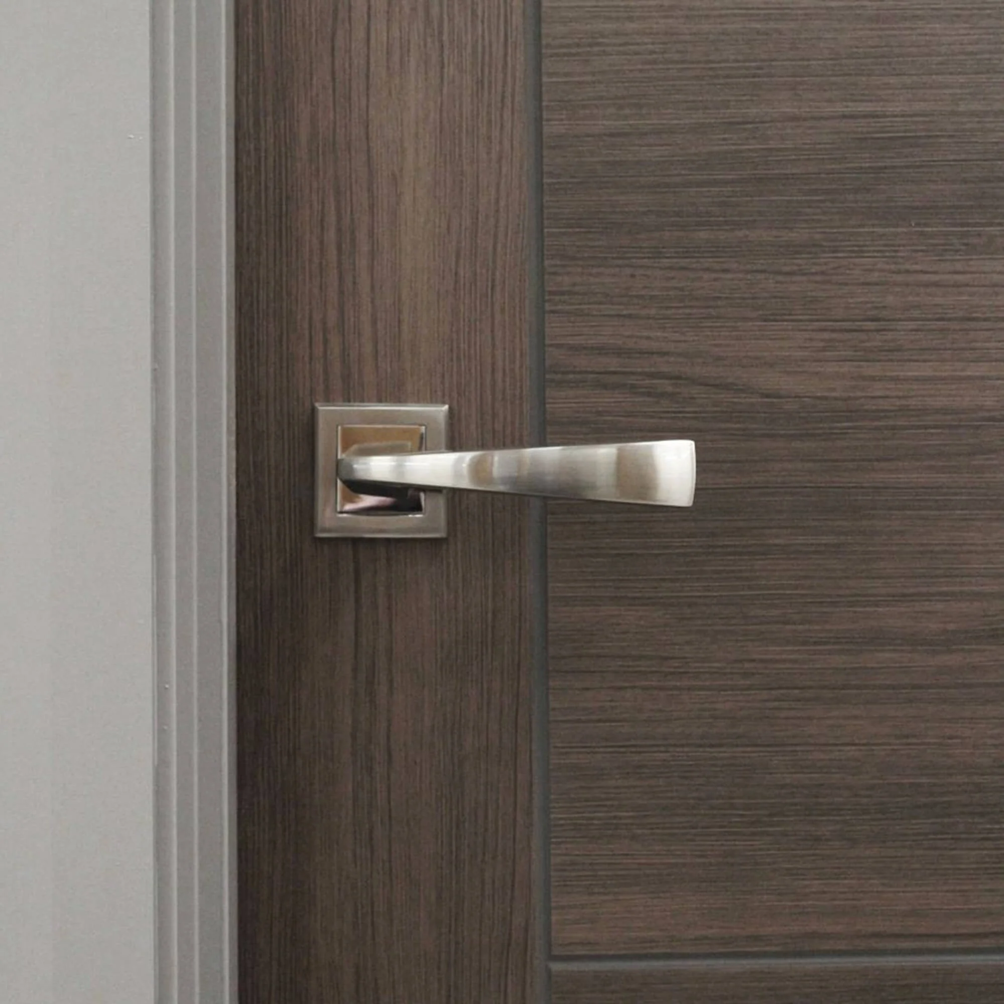 Vancouver Walnut Laminate FD30 Fire Door (44mm) - Image 3